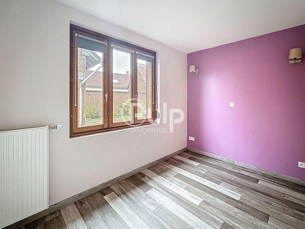 Maison à ESTREES-LES-CRECY