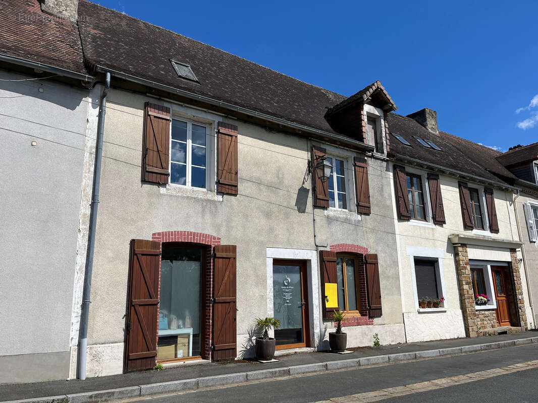 Maison à JUMILHAC-LE-GRAND