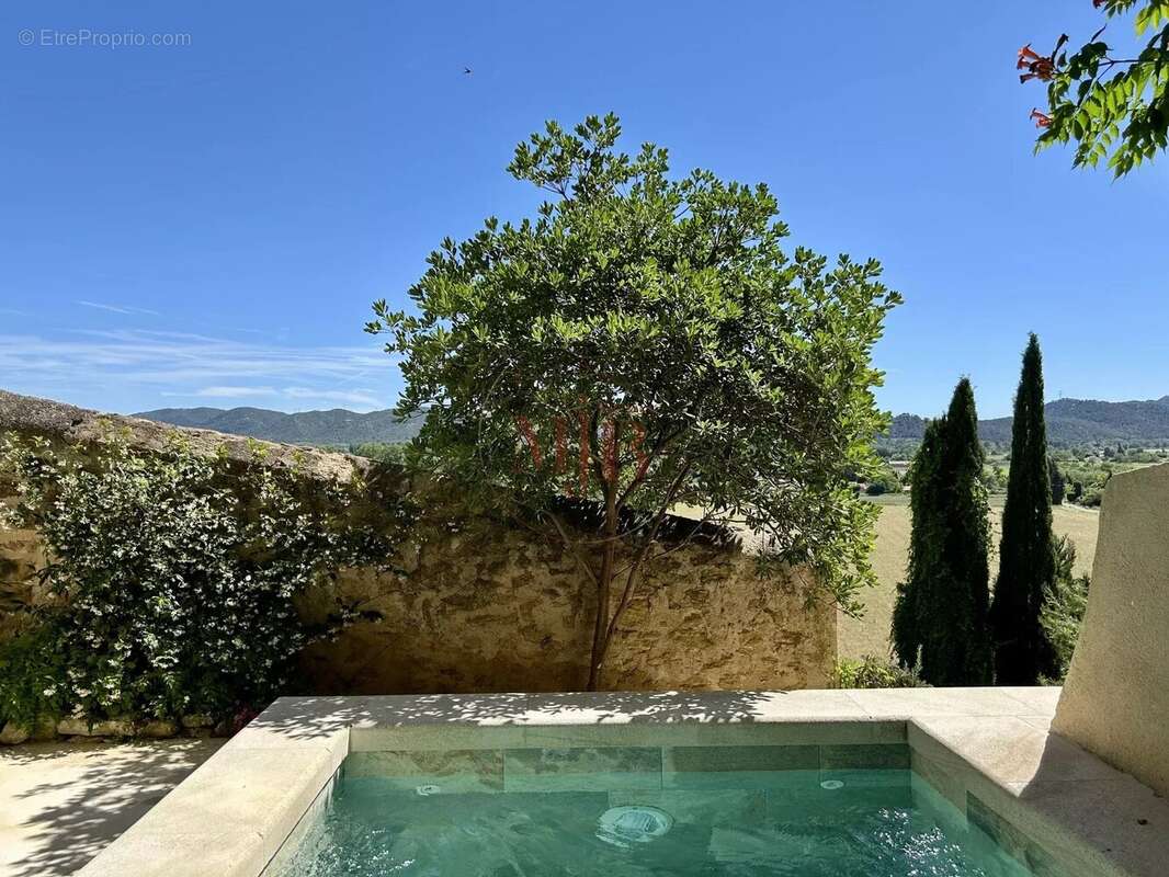 Maison à CADENET