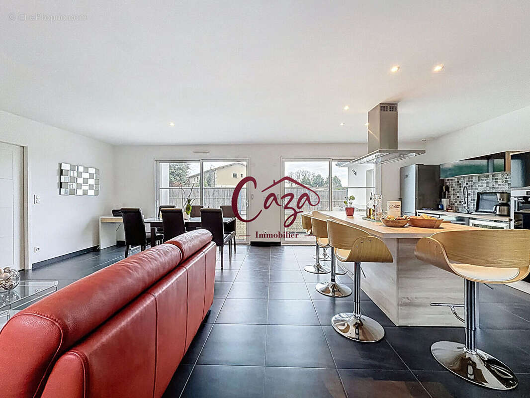 Maison à FARGUES-SAINT-HILAIRE