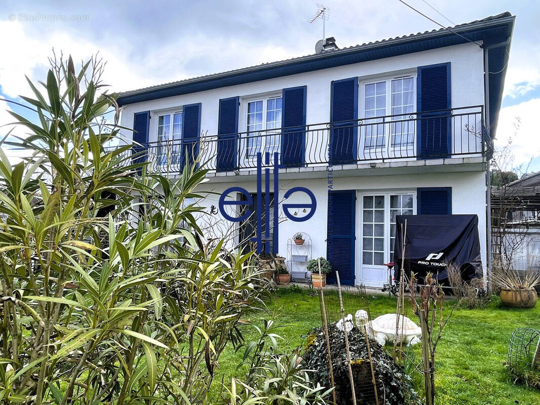 Maison à COULOUNIEIX-CHAMIERS