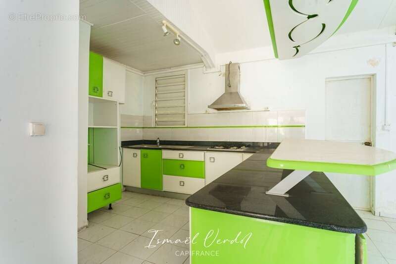 Maison à BAIE-MAHAULT