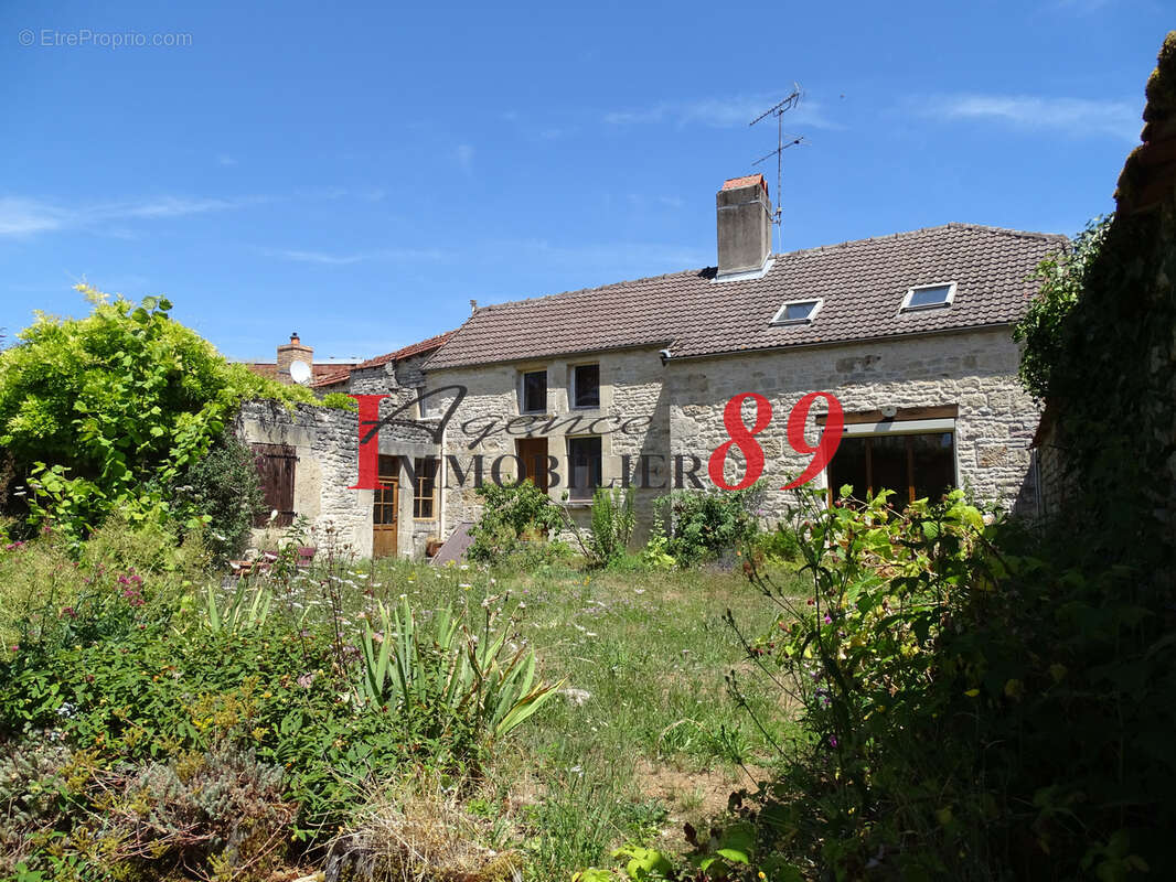 Idéalement située entre MONTBARD et CHATILLON S/SEINE, charmante maison de village à rafraîchir - photo 2