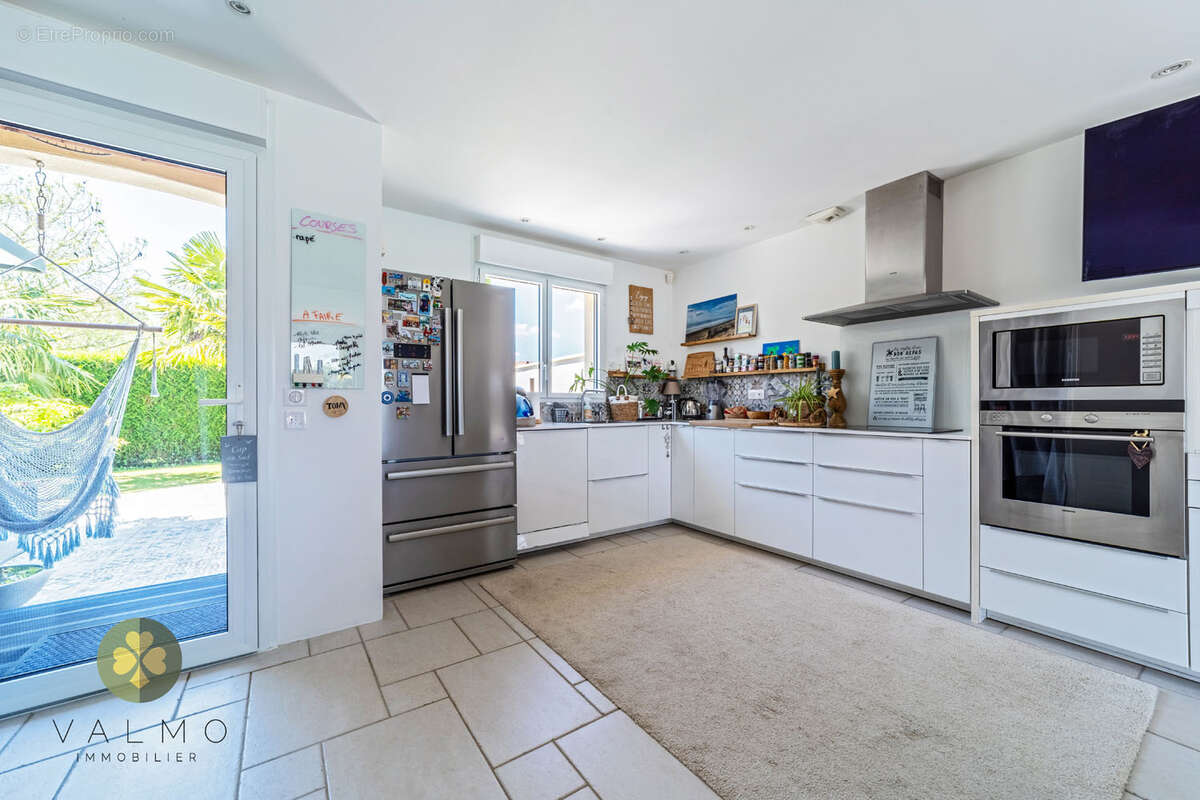 Maison individuelle 'coup de coeur' avec piscine en centre village - photo 10