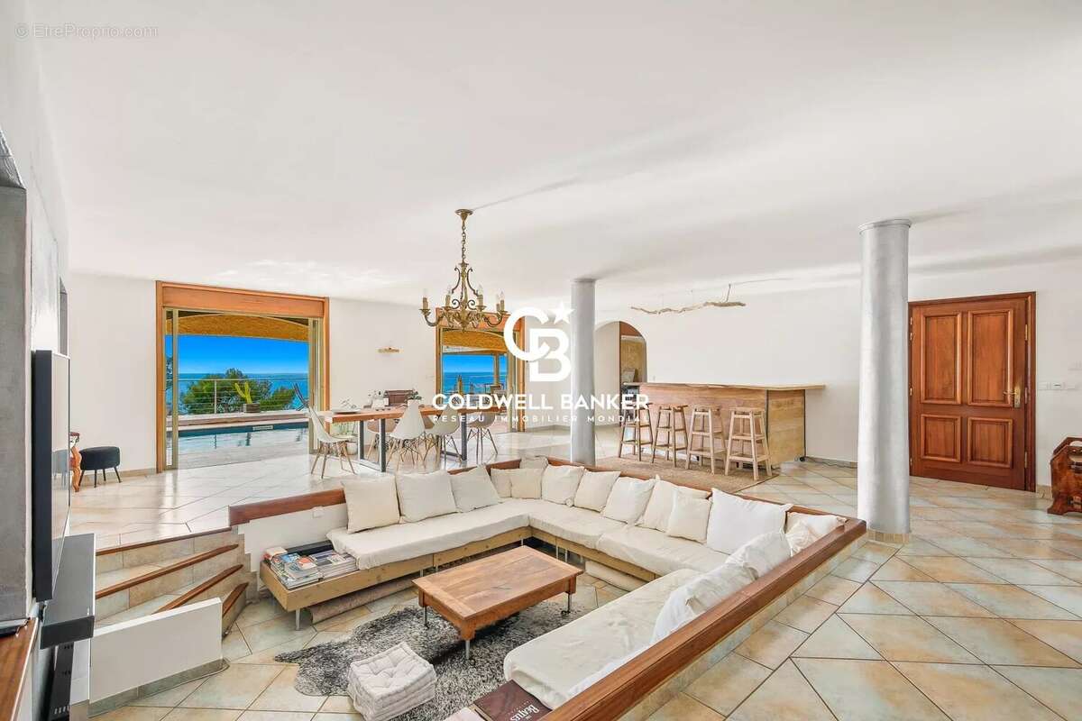 Maison à CARQUEIRANNE