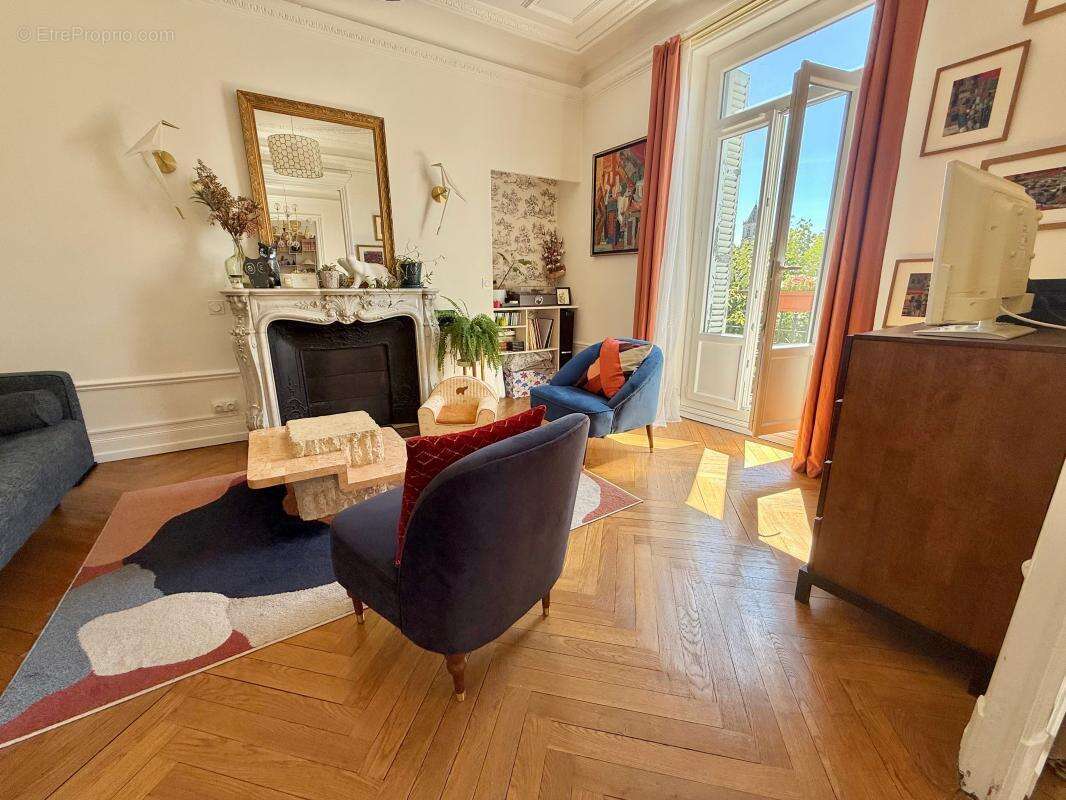 Appartement ancien T 4 - 89 m²- centre-ville - 2 chambres- Balcons, Cave - photo 25