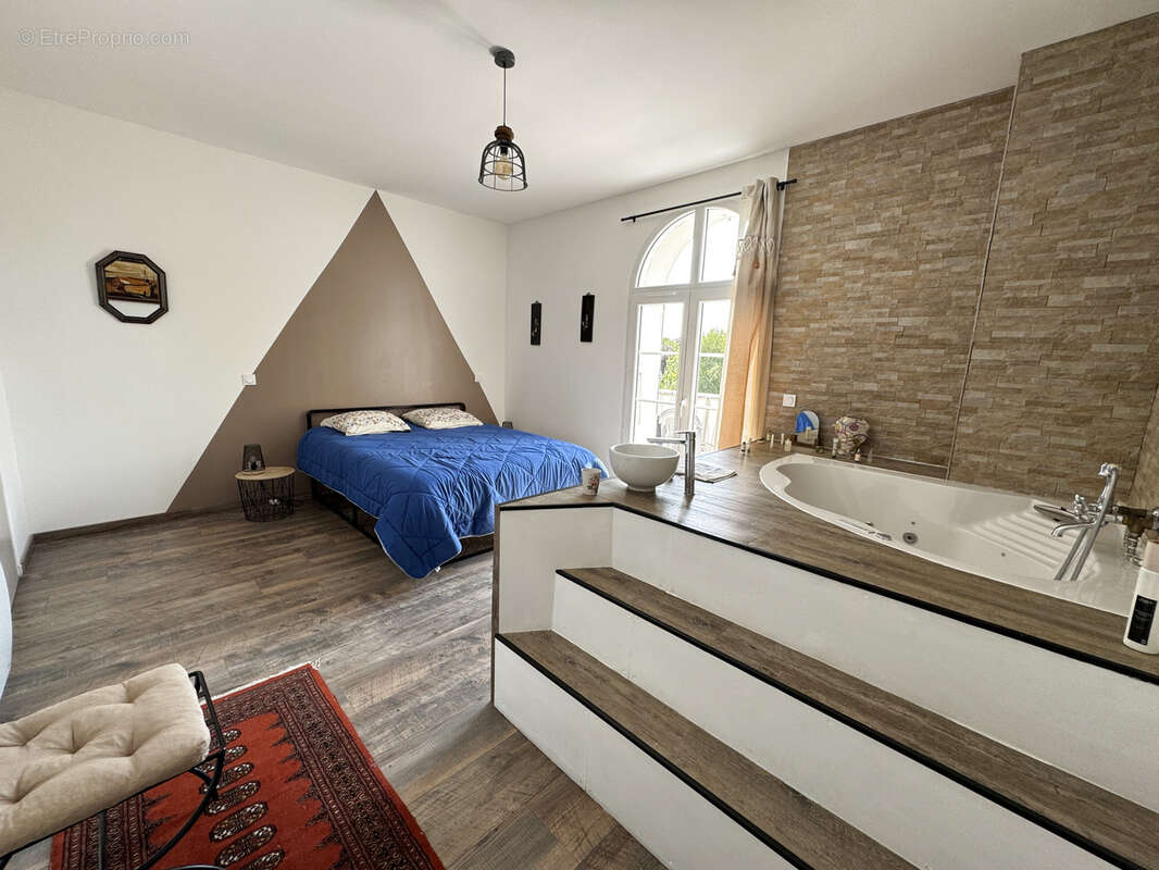 Appartement 100 m2 environ à Meschers/Gironde - photo 3