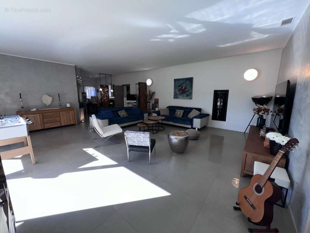 Maison à SOLLIES-TOUCAS