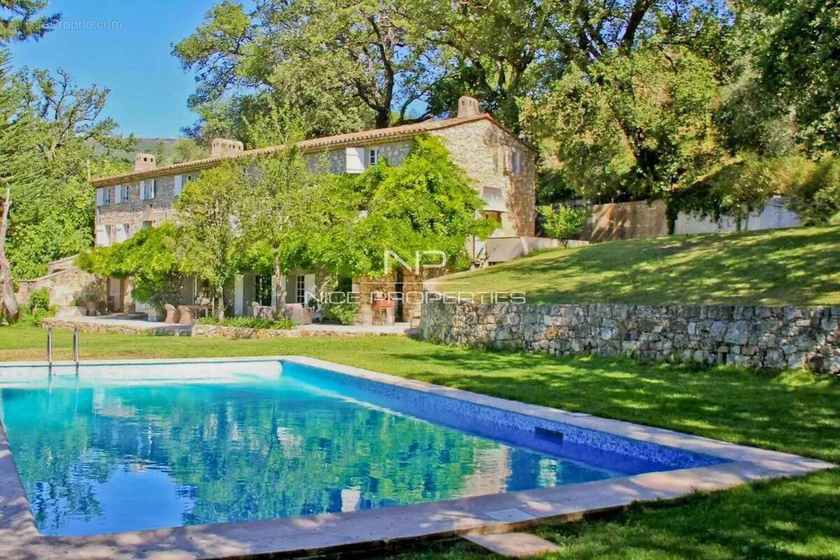 Maison à VALBONNE