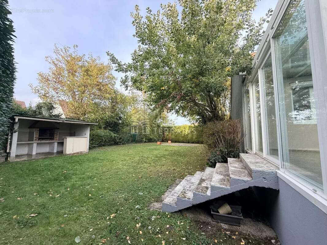 Maison à VILLERS-SOUS-SAINT-LEU