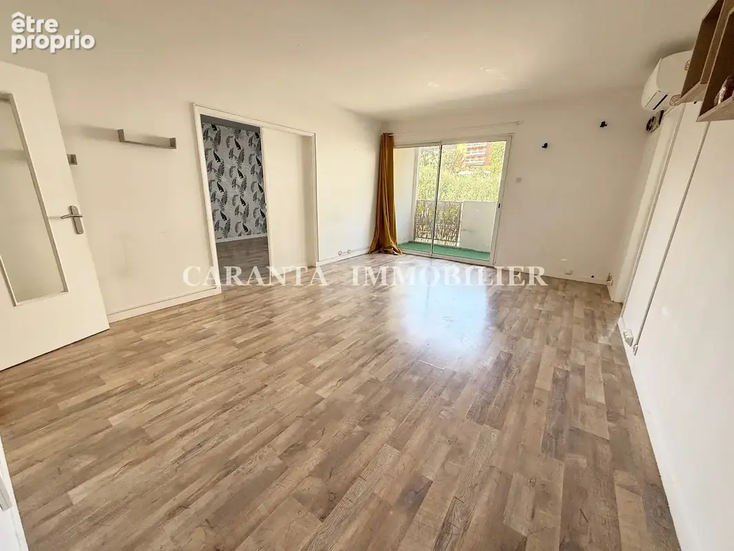 Vente appartement 4 pièces Sainte-Maxime avec parking, clim et cave - photo 2