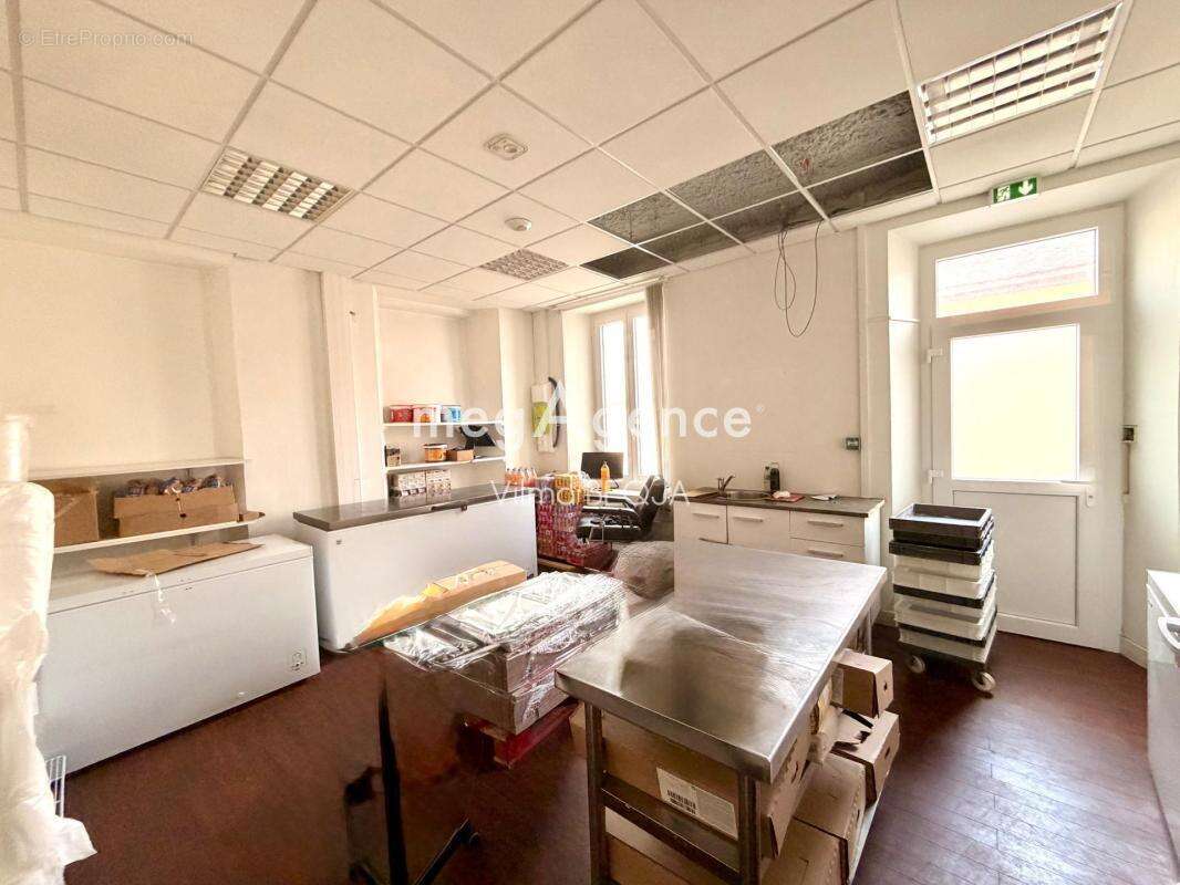 Commerce à CERISIERS