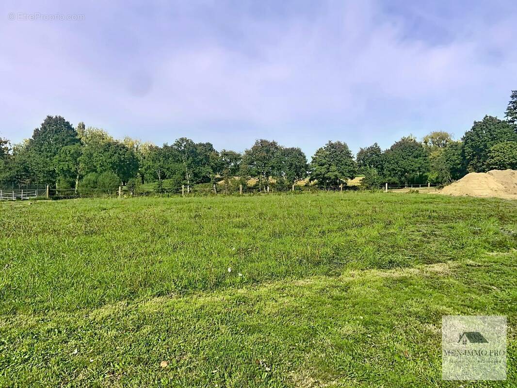 Terrain à ANTRAIN