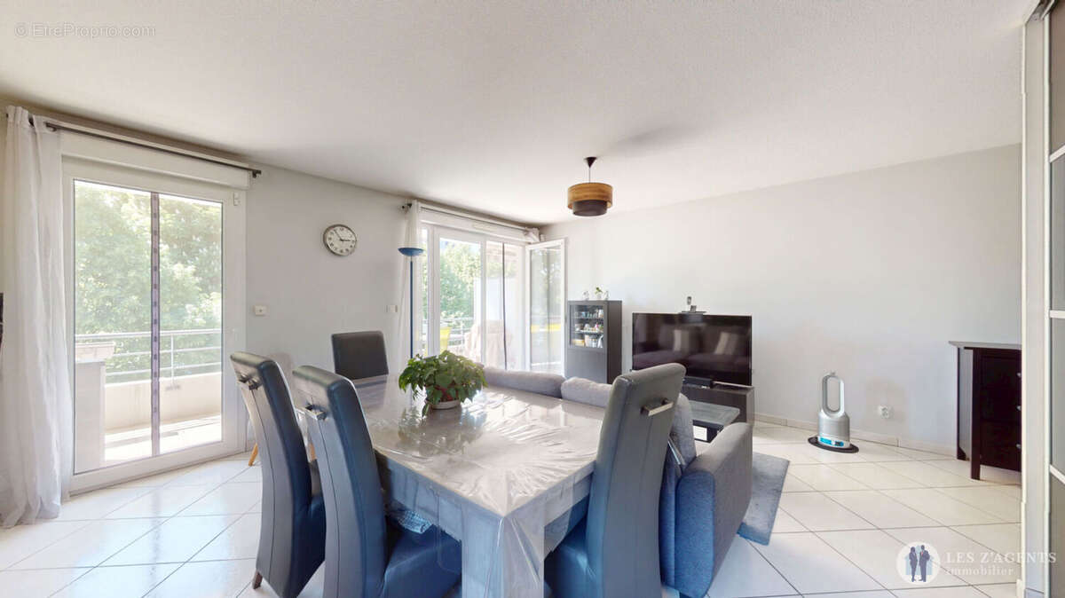 Appartement à SAINT-MARTIN-D'HERES