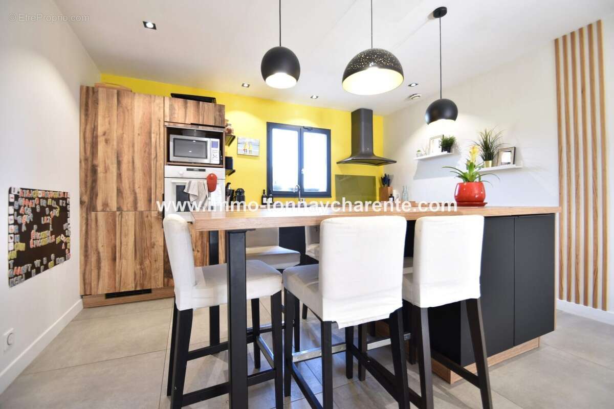 Maison à TONNAY-CHARENTE