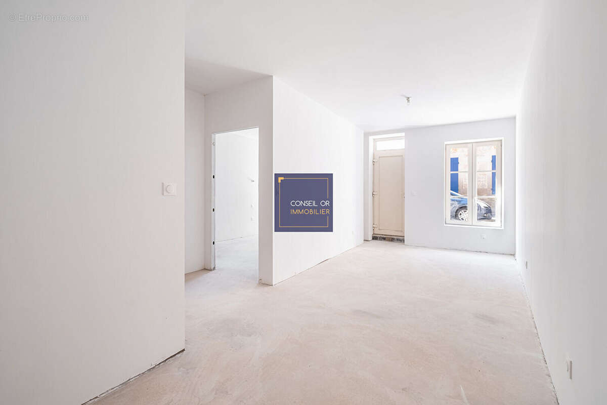 Appartement à SAINT-GENIS-LAVAL