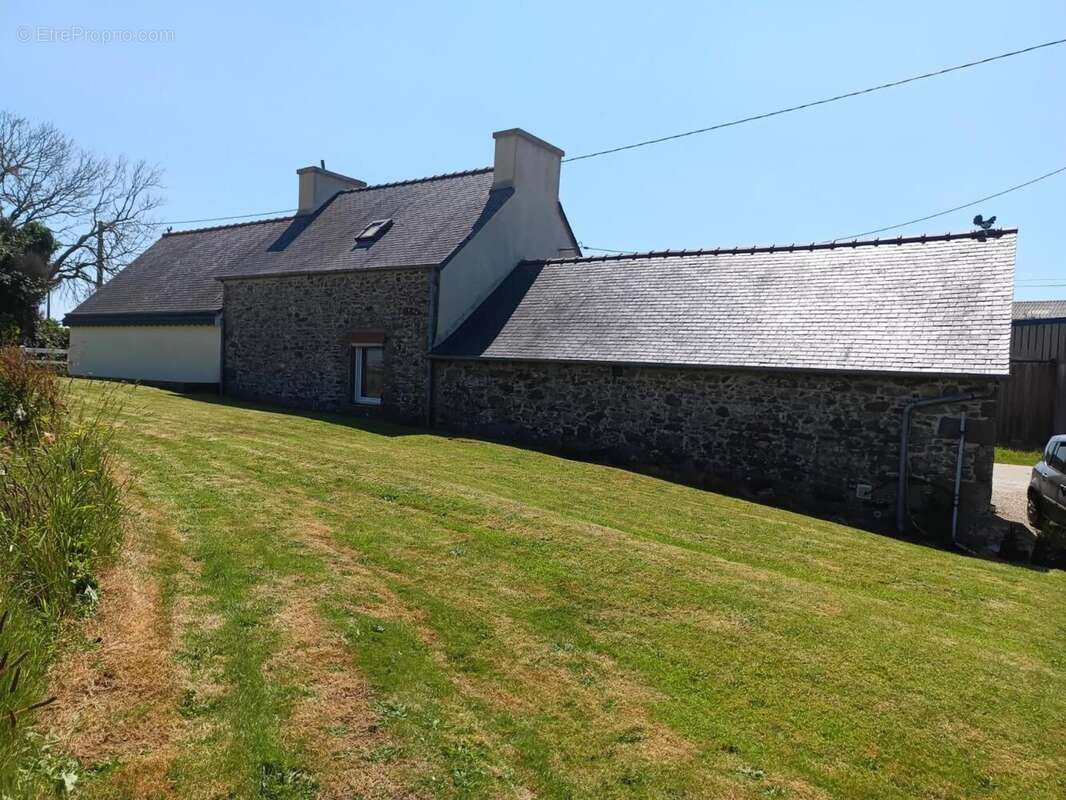 Maison 80 m² à Saint-Vougay  - photo 7