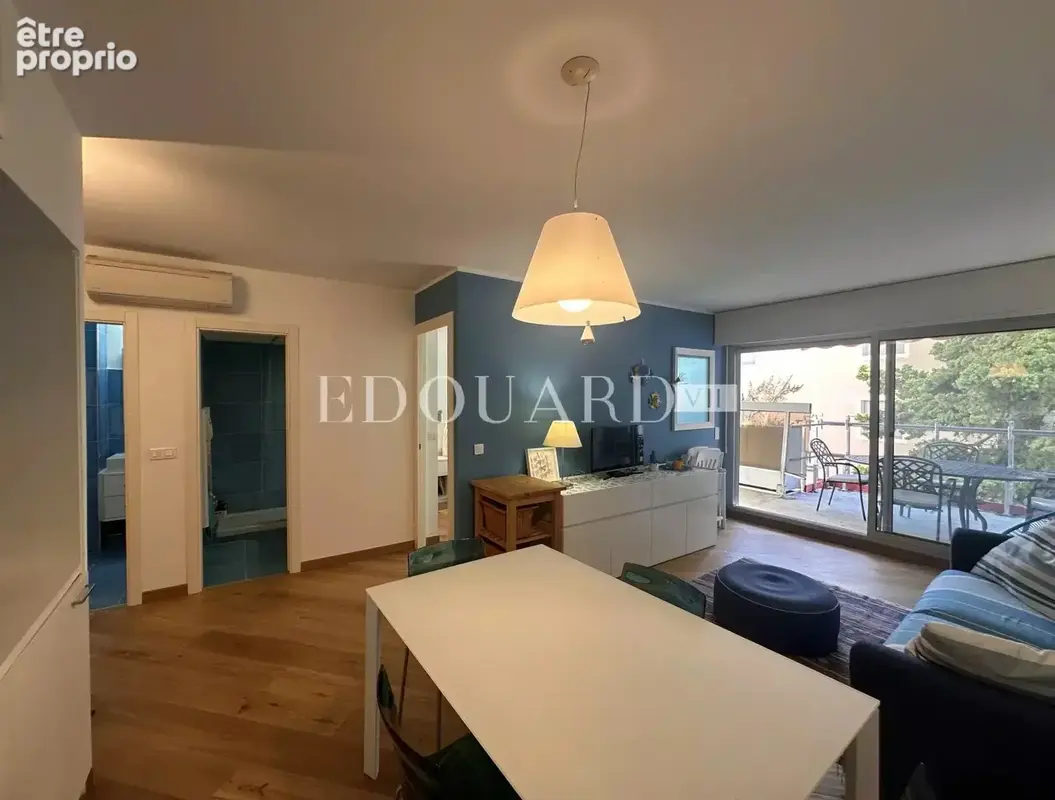 En exclusivité trois pièces en excellent état avec grande terrasse, vue mer et parking, face aux Sablettes - photo 16