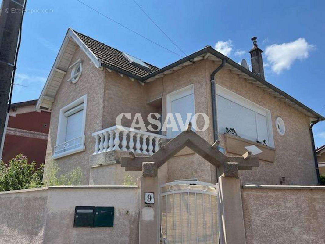 Maison à DECINES-CHARPIEU