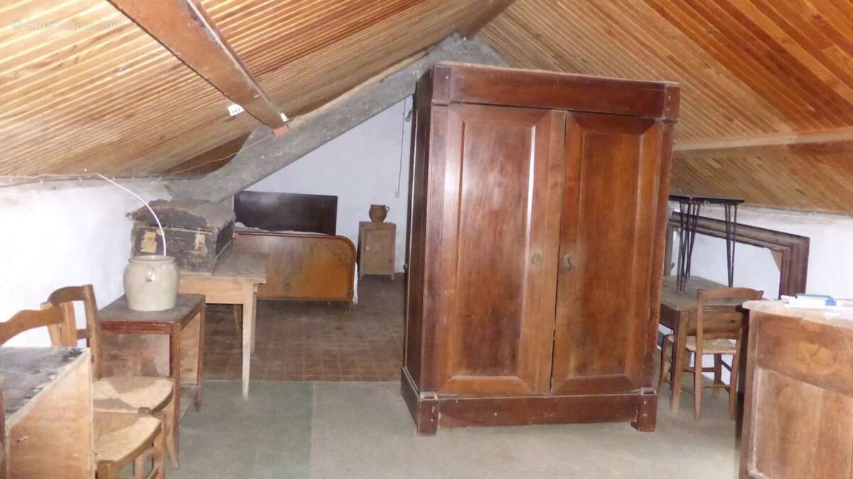 Appartement à VEYREAU