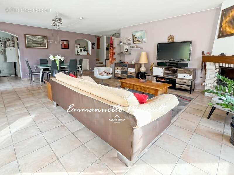 Maison à BAGNOLS-EN-FORET