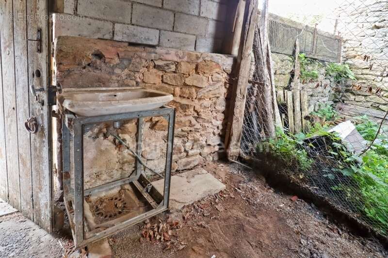 Maison à SAINT-HILAIRE-LA-TREILLE