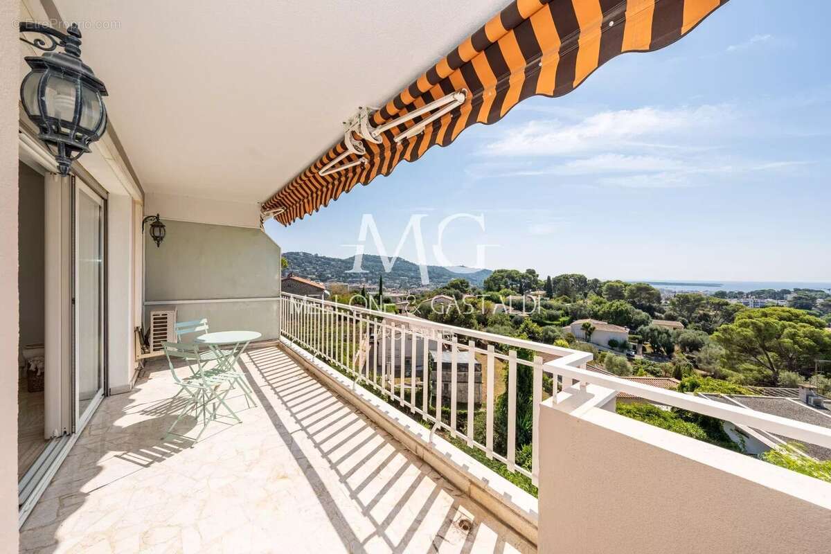 Appartement à LE CANNET