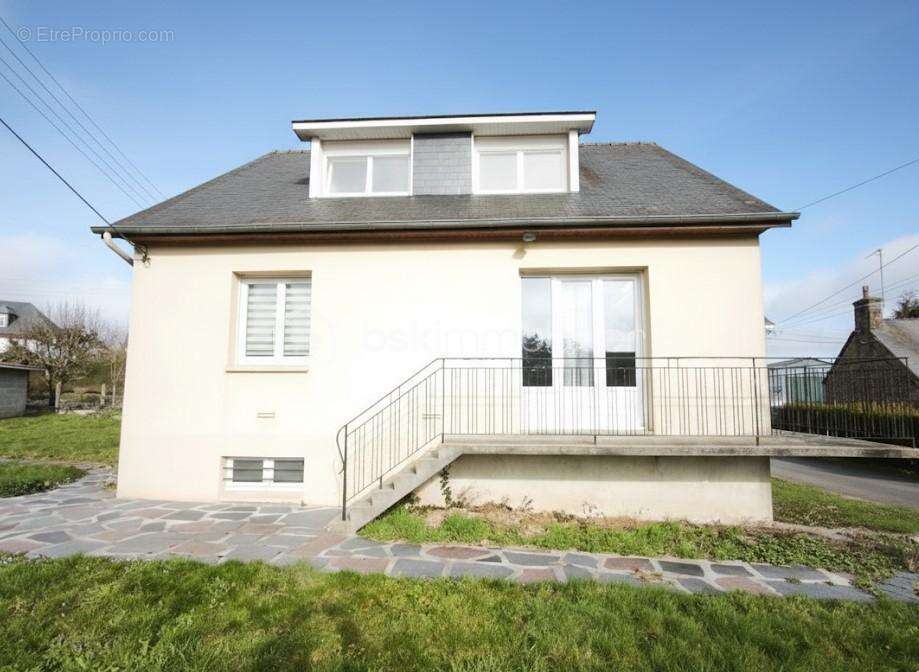 Maison à AMBRIERES-LES-VALLEES