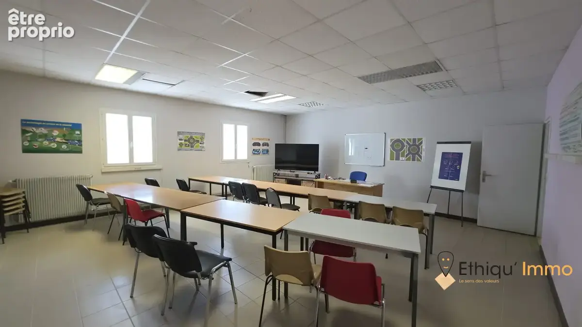 Commerce 929 m² à vendre à Chaumont (52000) - photo 7