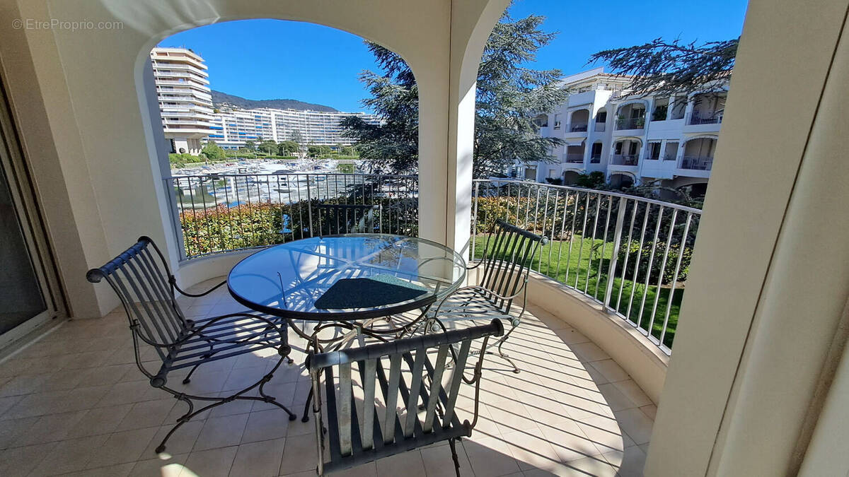 Appartement à MANDELIEU-LA-NAPOULE