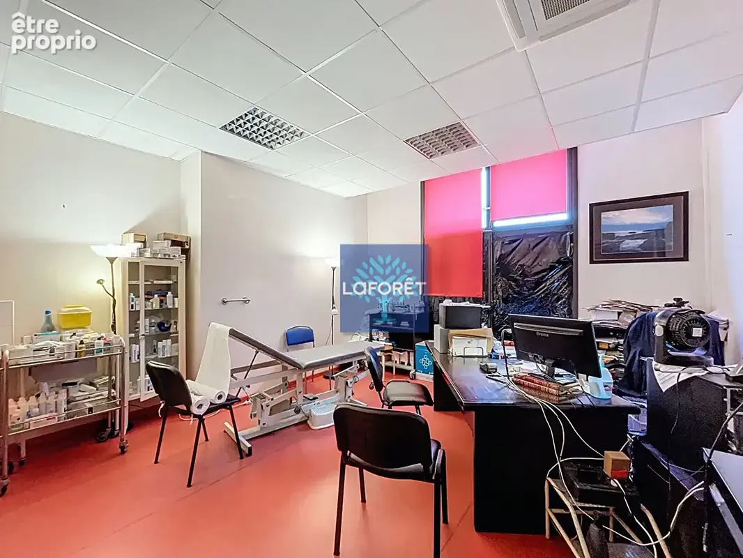 VALENCIENNES Local Professionnel de 193 m2 - photo 2