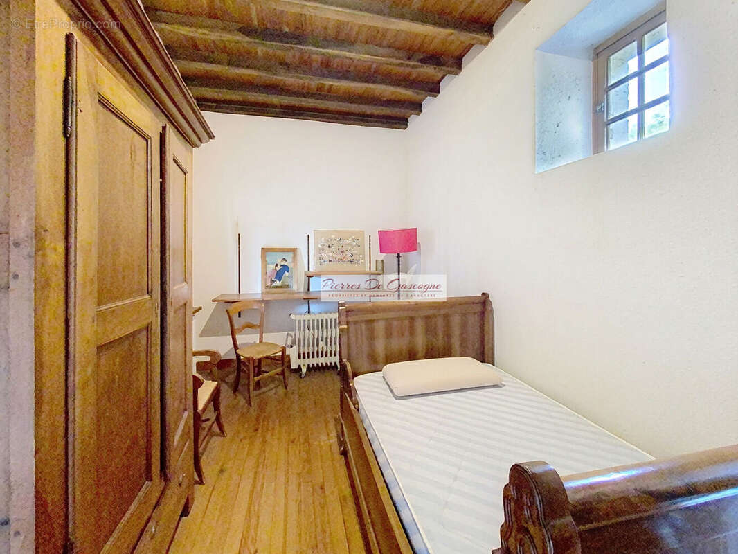 Maison à CASTERA-VERDUZAN