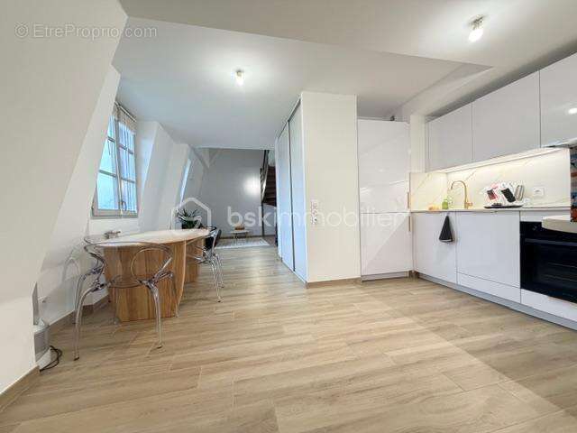 Appartement à EMERAINVILLE