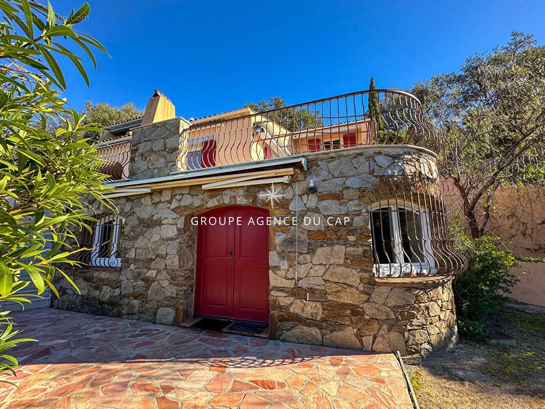 Maison à LES ISSAMBRES