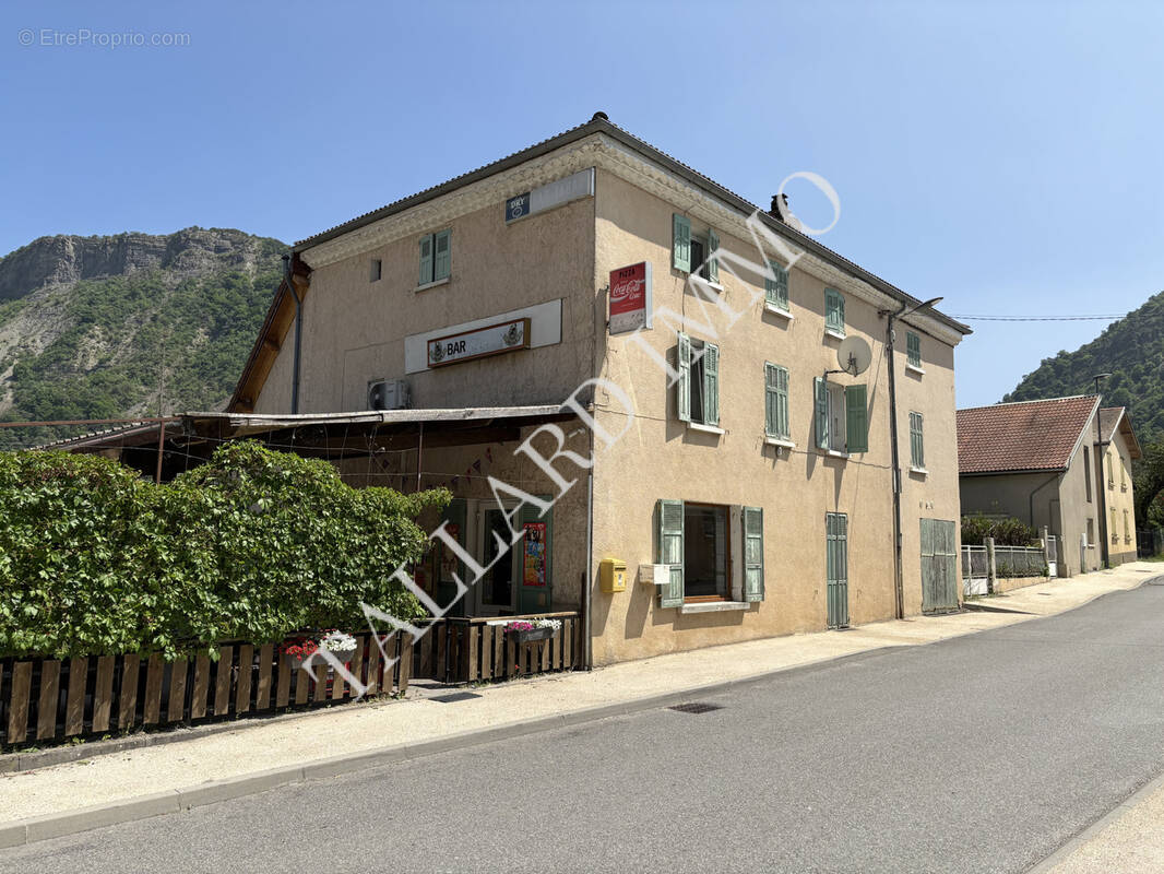 Maison à ROCHEBRUNE