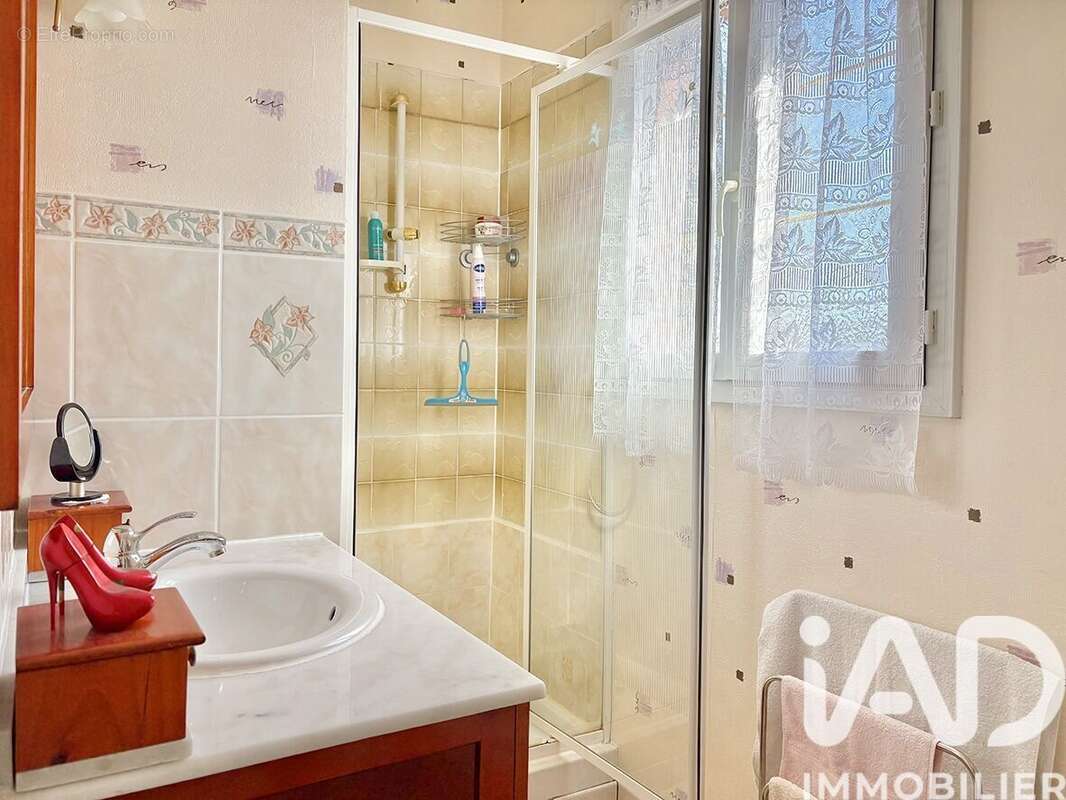 Maison 104 m² à Sommecaise  - photo 8