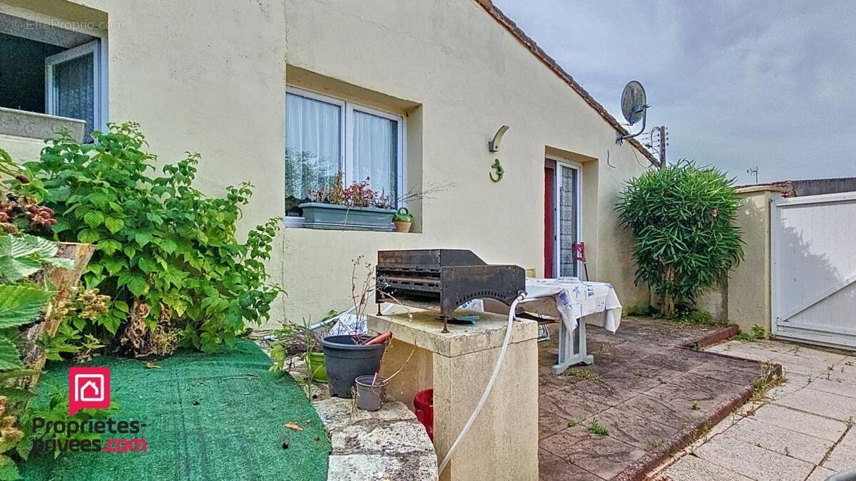 Maison à BOURCEFRANC-LE-CHAPUS