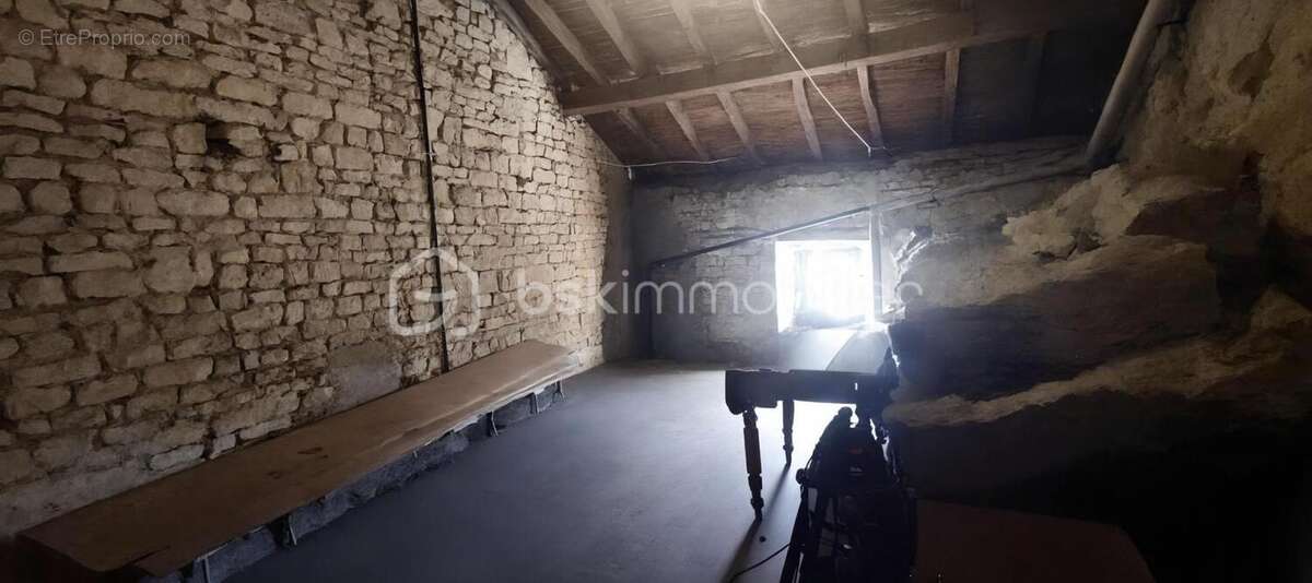 Maison à FONTENILLE-SAINT-MARTIN-D'ENTRAIGUES