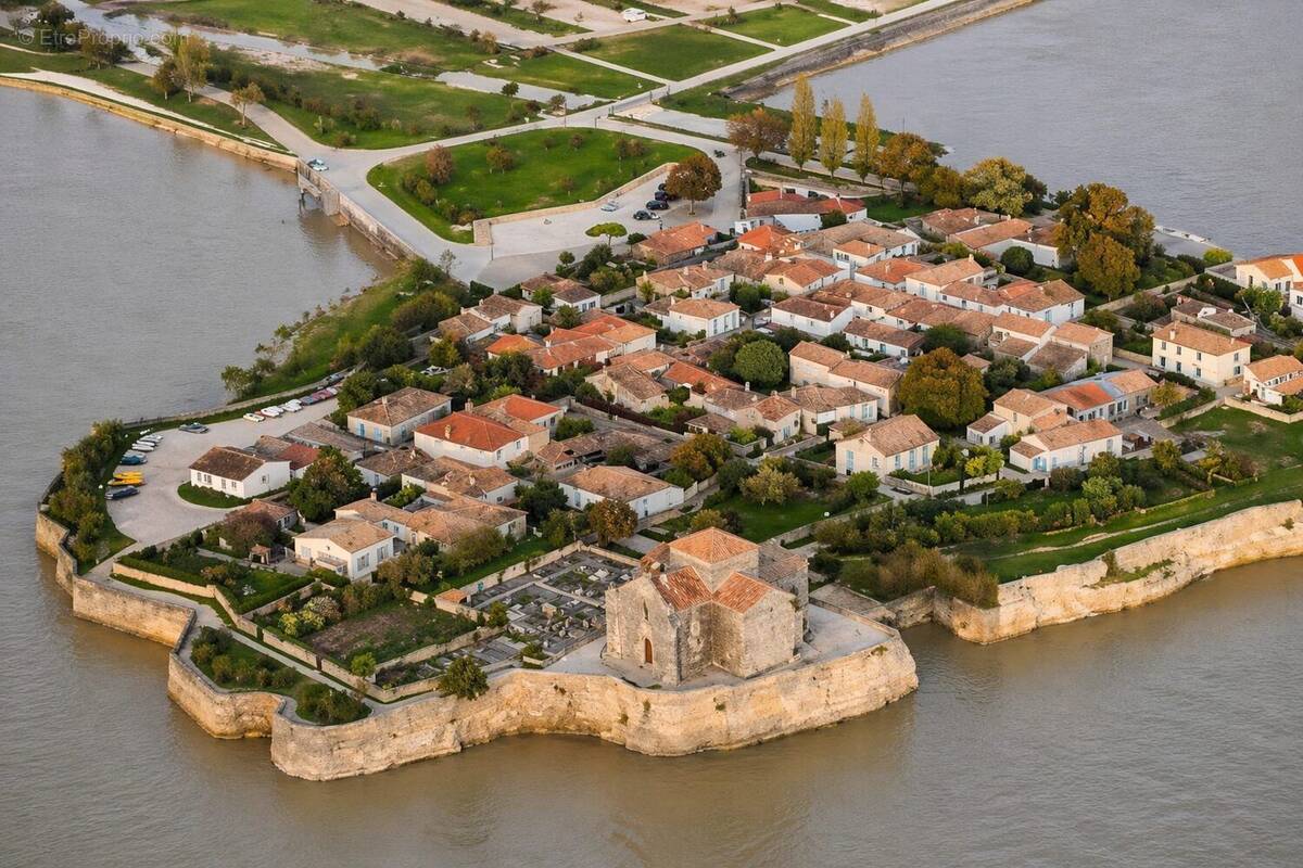 Maison à TALMONT-SUR-GIRONDE