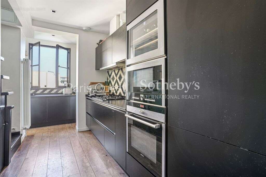 Appartement à NEUILLY-SUR-SEINE