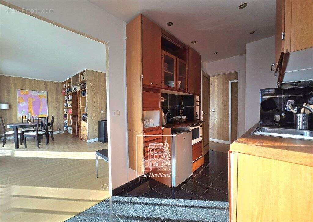 Appartement à NEUILLY-SUR-SEINE
