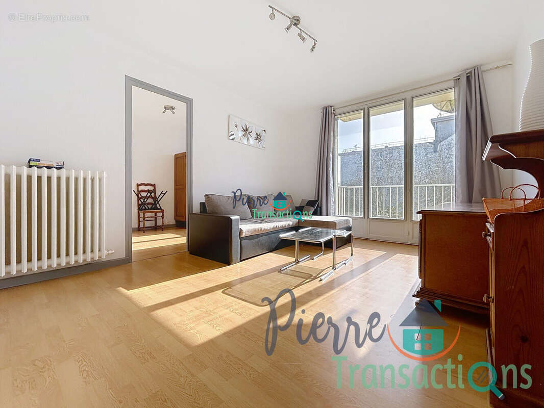 Appartement à SAINT-MAURICE-D'ETELAN