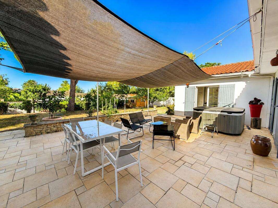 **LA JARRIE – Maison de plain-pied de 172 m²** - photo 2