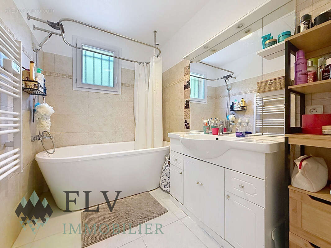 Maison 4 pièce(s) 75 m2 avec son Terrain à Roussillon ! - photo 12