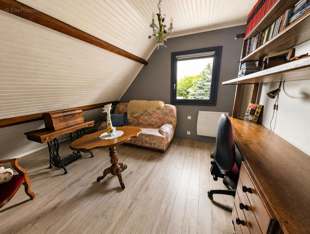 Maison de 152 m2 avec ensemble d'Atelier/Garage de 128 m2  sur un terrain de 3 650 m2 - photo 16