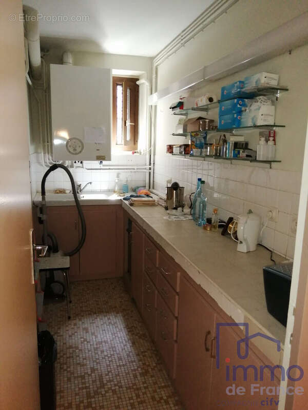 Commerce à VALS-PRES-LE-PUY