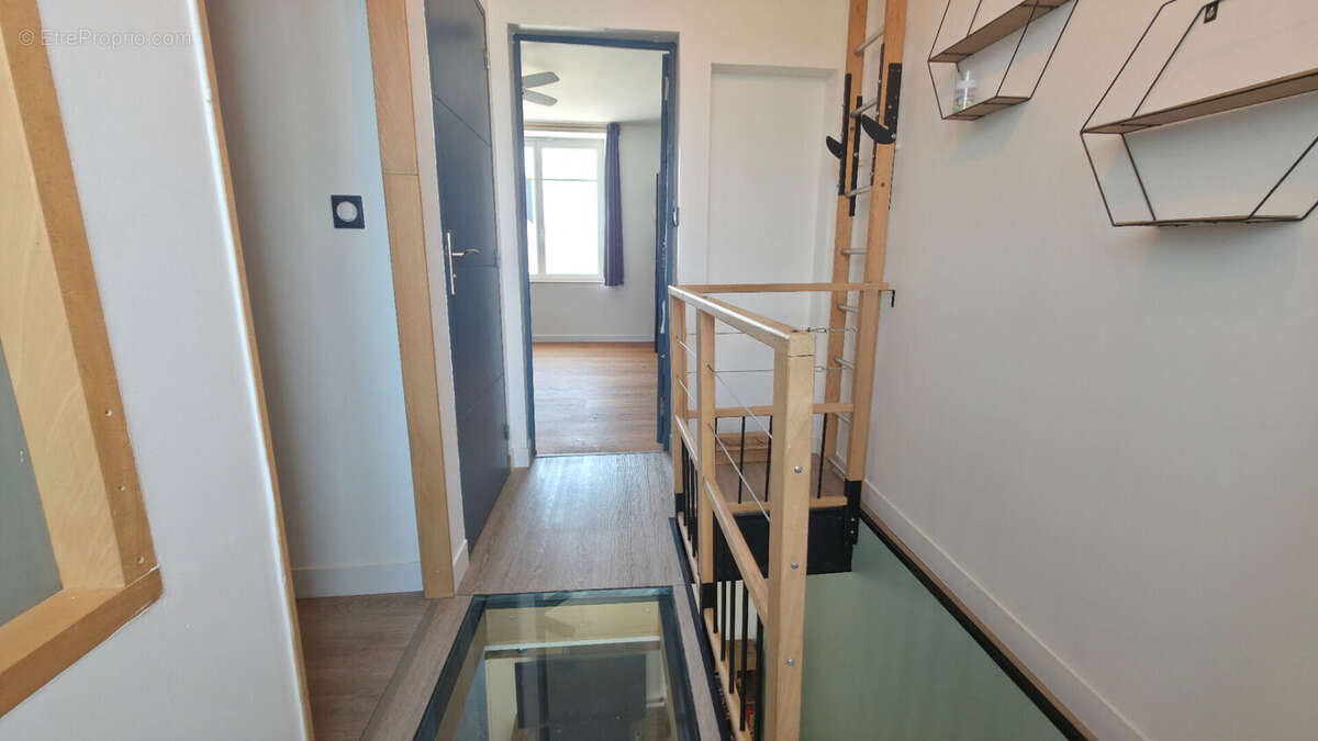 Charmante petite maison rénovée d'environ 50m² avec jardin et stationnement secteur Pont de Paille à Trignac - photo 8
