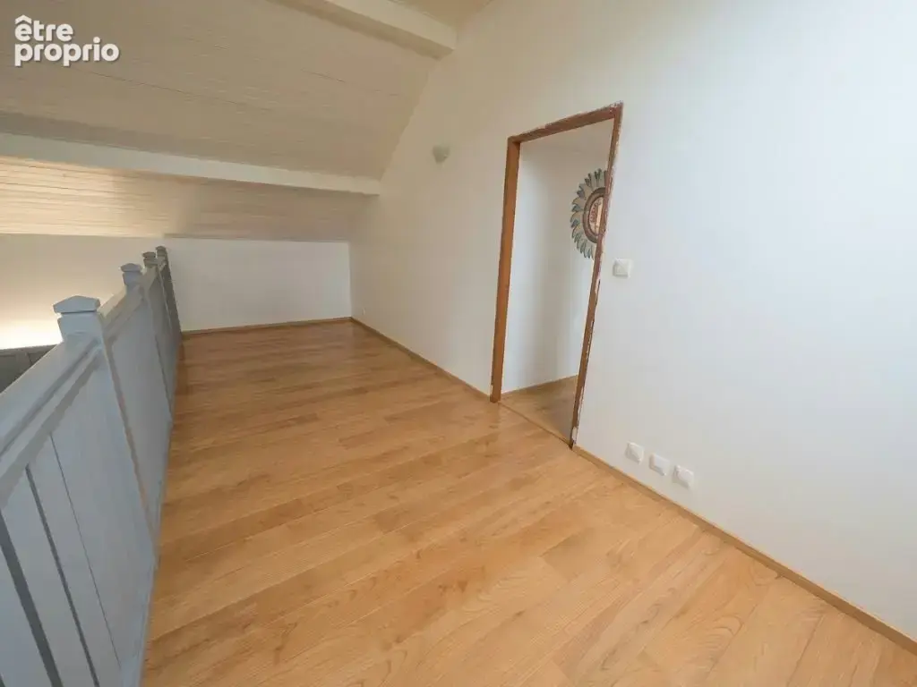 En exclusivité : Maison avec 6 chambres sur 1 750 m2 de terrain, commune très recherchée - photo 7