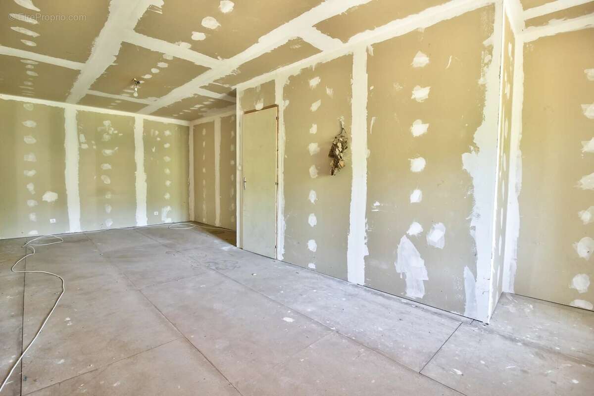 Maison de 90 m² à rénover, 1 chambre - photo 6