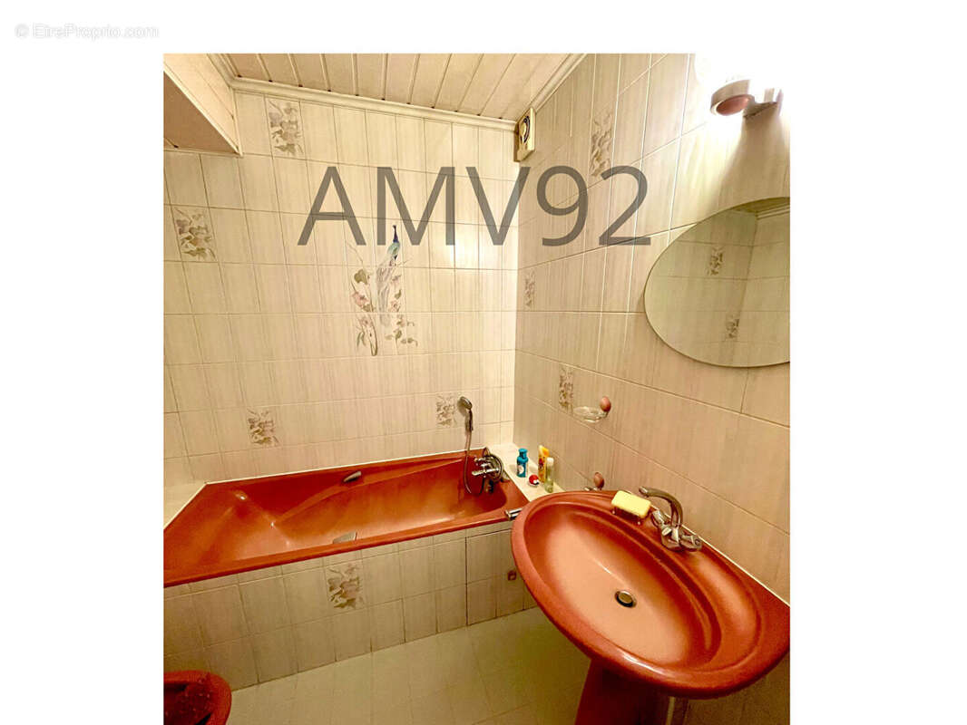 Appartement à LA GARENNE-COLOMBES